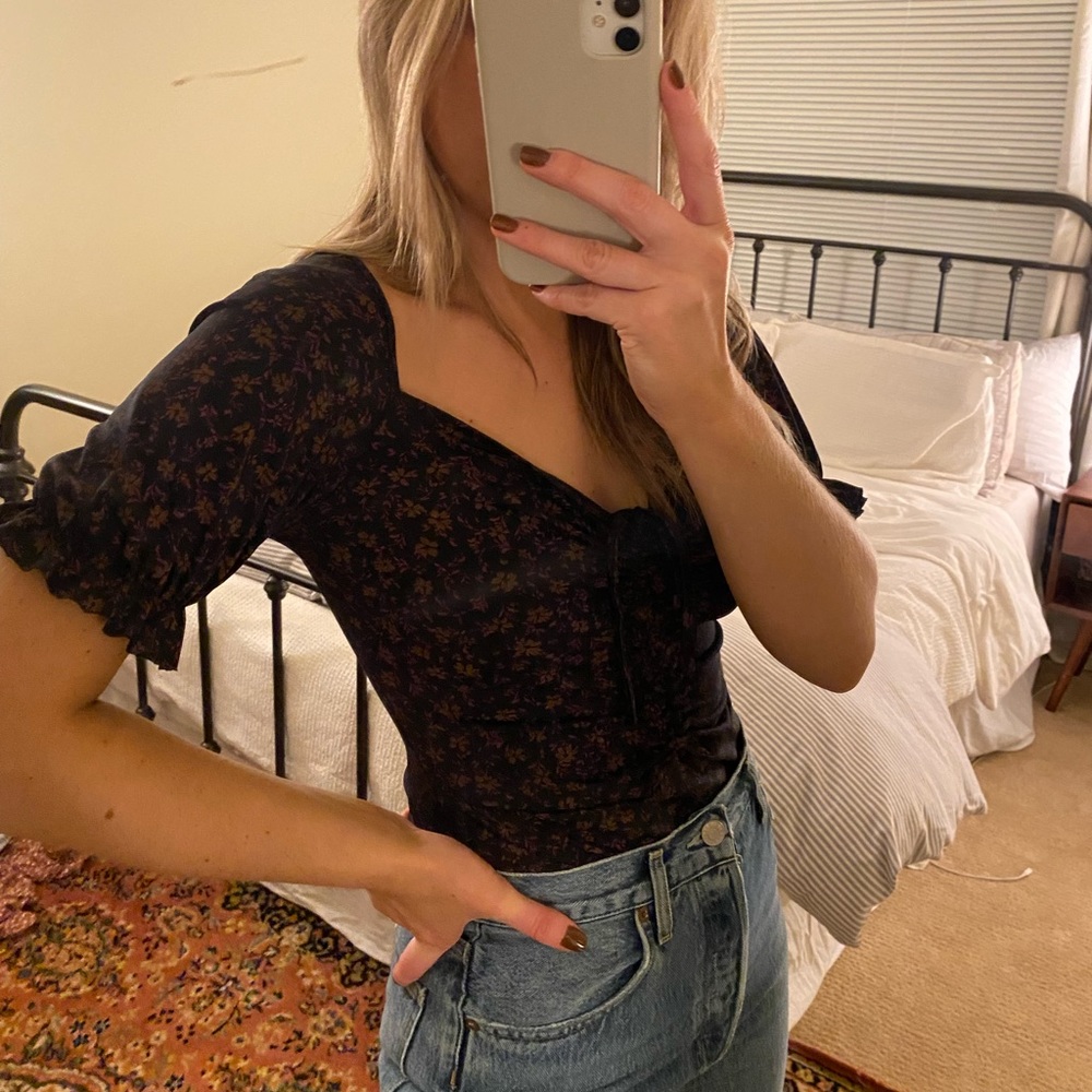Size 6 nasty gal floral bodysuit